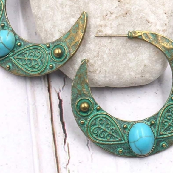 Vintage Crescent Earrings - Picture 2 of 5